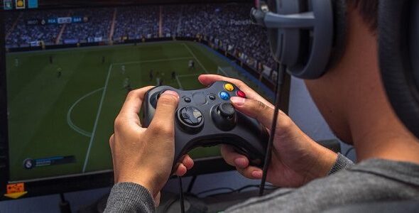 prezent-dla-wielbiciela-gier-komputerowych-653x300